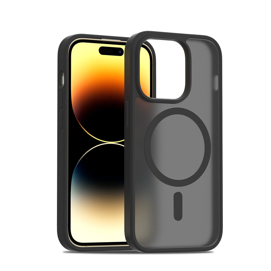 Fe'nomenal iPhone 14 Pro ColorShield Backcover met MagSafe - Zwart, hoesje op het toestel