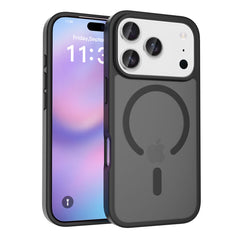 Fe'nomenal iPhone 17 Pro ColorShield Backcover met MagSafe - Zwart, hoesje op het toestel